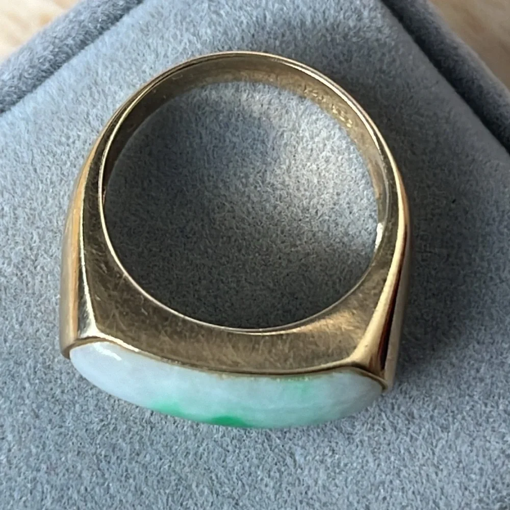 VINTAGE 14K GOLD JADE SADDLE RING